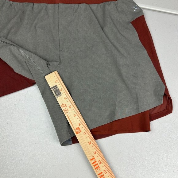 Lululemon Steady and Fast Men's X8 Lined Carbon Dust Dark Terracotta Shorts Used - Picture 10 of 11
